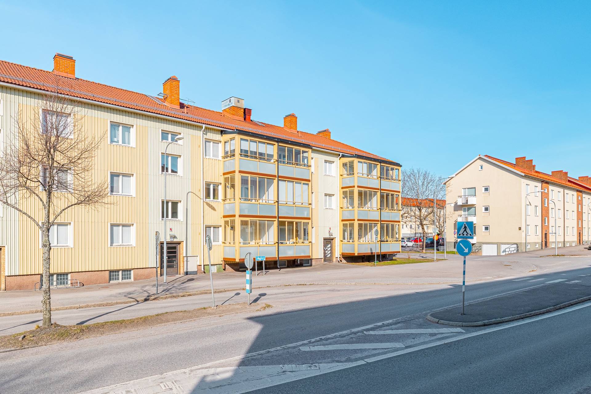 Modern tvåa med inglasad balkong nära centrala Eskilstuna